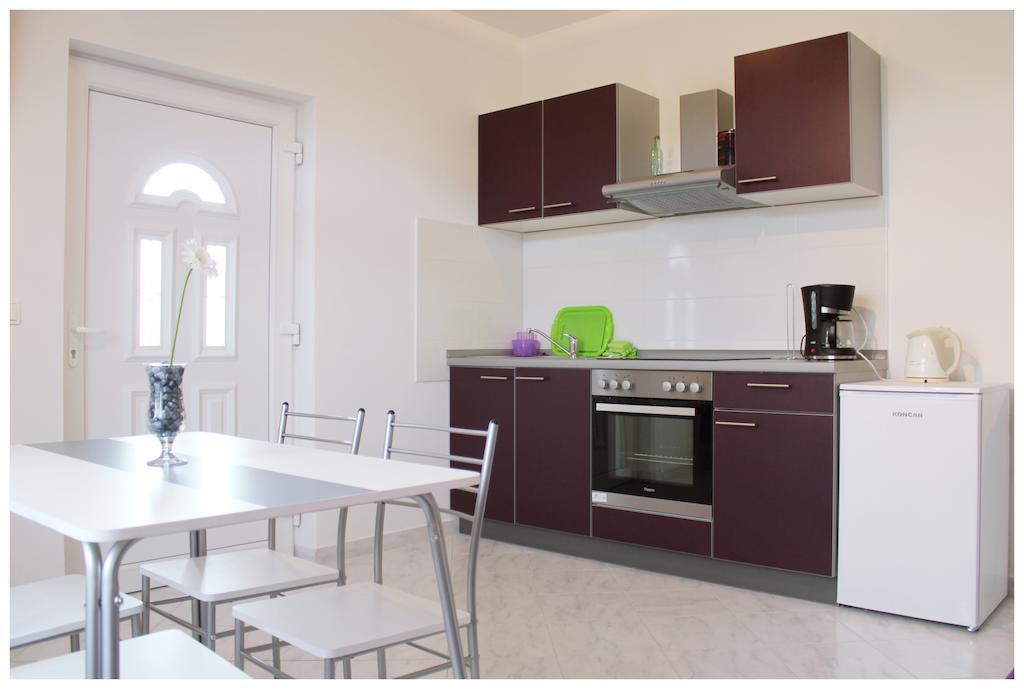 Apartments & Room Dijana Трогир Экстерьер фото